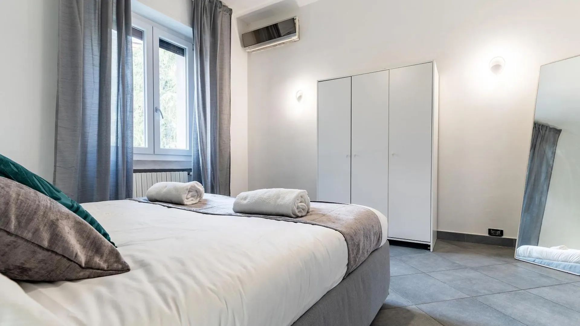 Citylife View And 10 Minutes By Walk Modern Apartment Milaan 0*,  Italië
